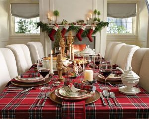 Comedores navideños decorados con cuadros escoceses