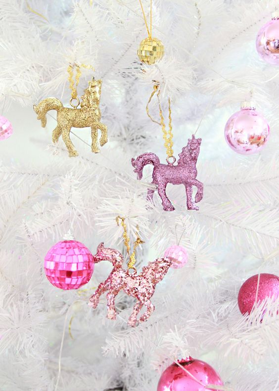 Decora La Navidad con Unicornios: Es moda y luce muy Tierno